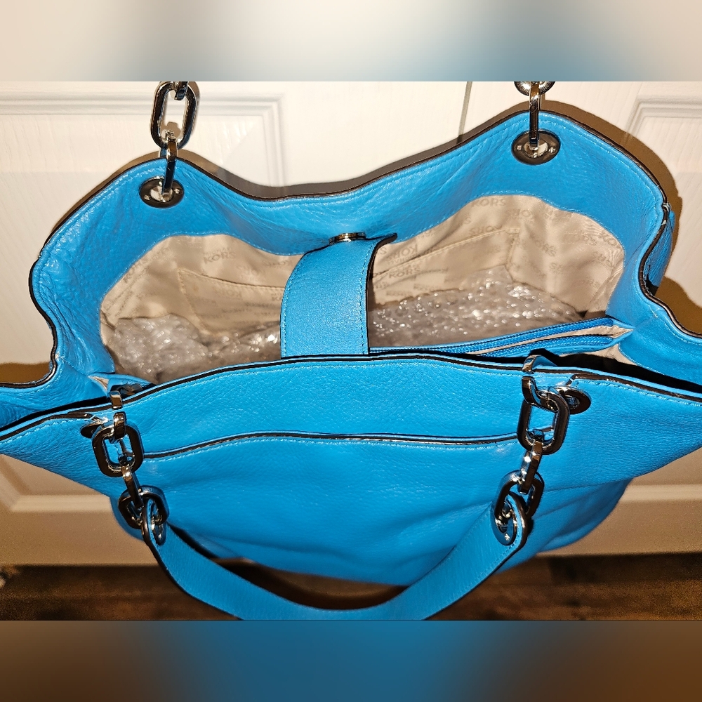 Michael Kors Blue Shoulder Bag with Silver Accents - Picture 7 of 13